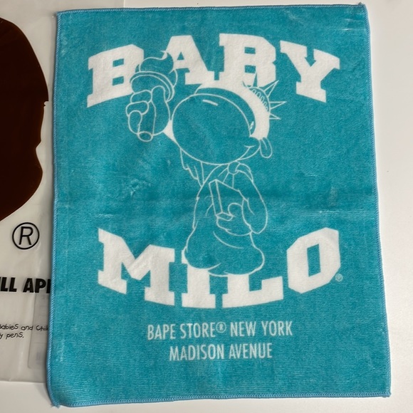 A bathing ape baby milo hand towel - Picture 2 of 3